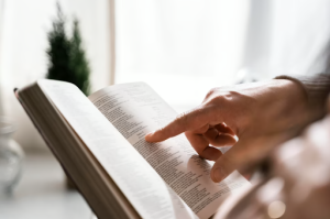 A biblia fala sobre riqueza e pobreza