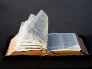diferença entre a bíblia e a torá